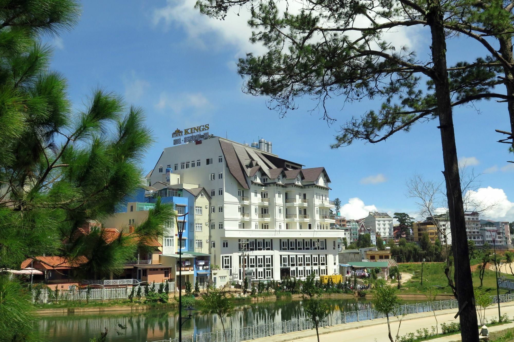 Kings Hotel Dalat Exterior photo